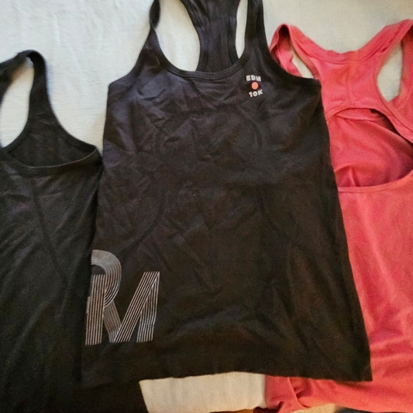 Lululemon Athleta bundle 3 tank tops sz Small - Picture 3 of 9